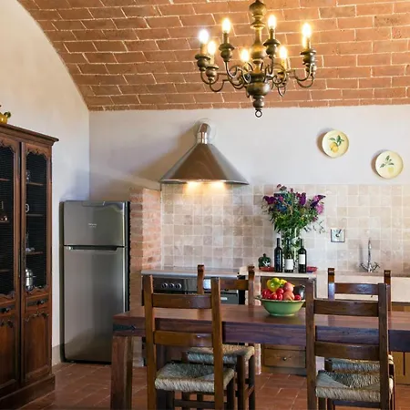 Montefoscoli Sleeps 8 Pool Wifi فيلة *
